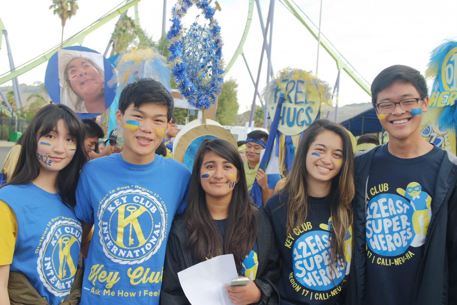 Key Clubbers pose before going to the rally. Irvington’s Key Club held its annual Fall Rally North (FRN) spirit bootcamp at Six Flags Discovery Kingdom on Oct. 22, in which Key Clubbers bond with other members, get spirit, and kick off the year. Members from all of northern California rallied and showed off their spirit at the amusement park.