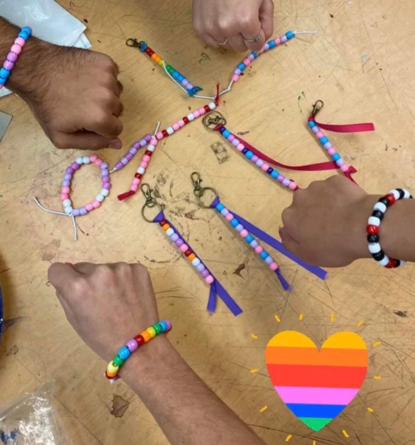 Students+create+various+beaded+accessories+to+represent+their+identities%2Fflags+at+GSA%E2%80%99s+Beads+and+Bracelets+event.++%0A