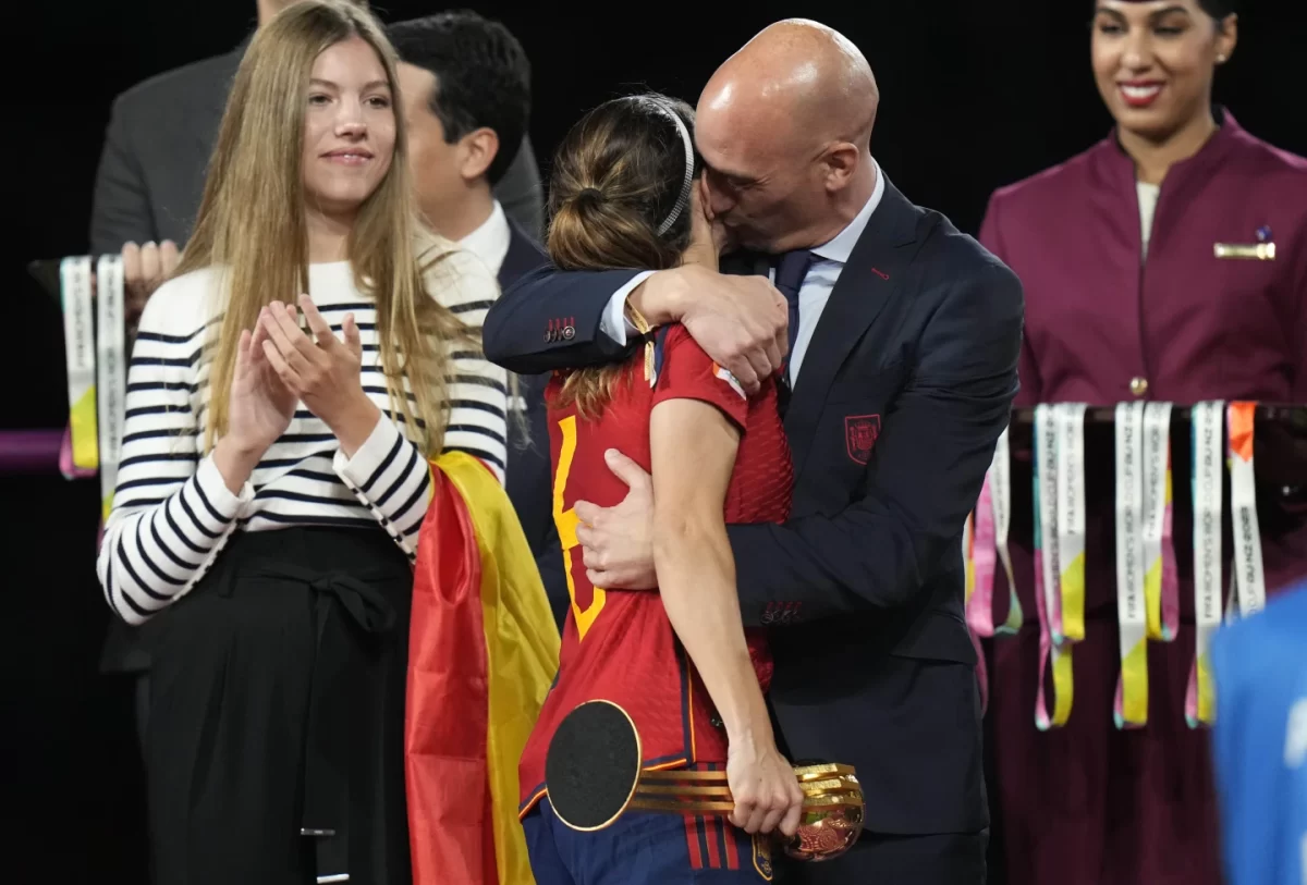 President of Spains Soccer Federation, Luis Rubiales, kisses soccer player Aitana Bonmati. (Alessandra Tarantino)