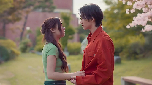 Kitty and her lover Minho